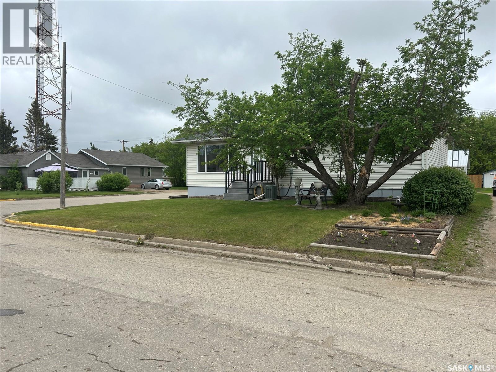 202 2nd STREET W - 4