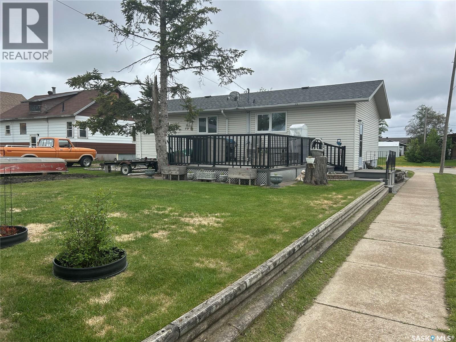 202 2nd STREET W - 5