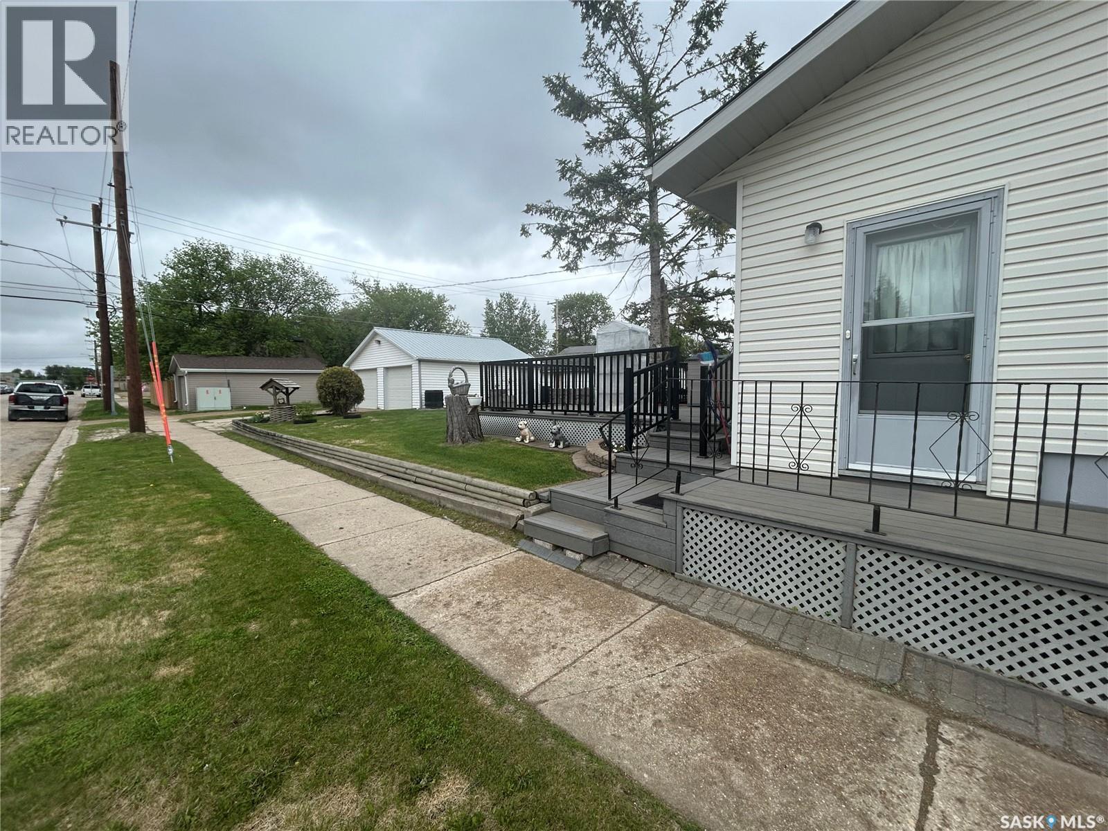 202 2nd STREET W - 6