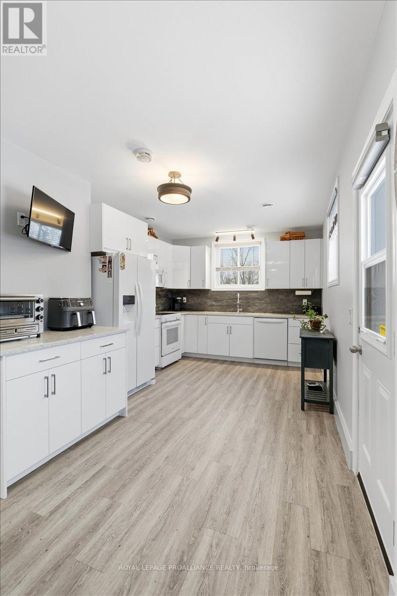 555 DOUGLAS ROAD - 15