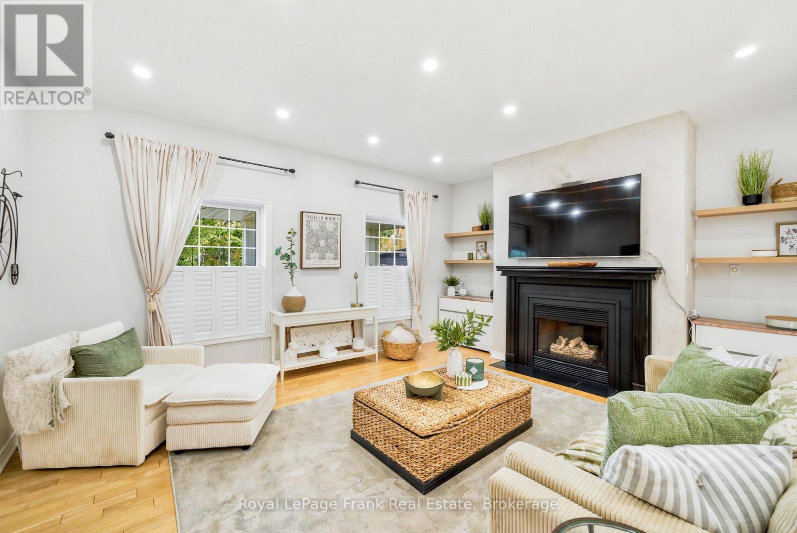 246 COCHRANE STREET - 28