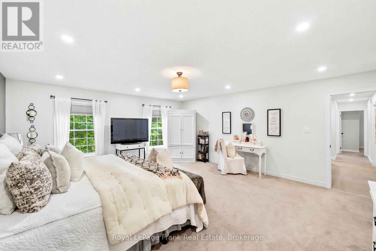 246 COCHRANE STREET - 32