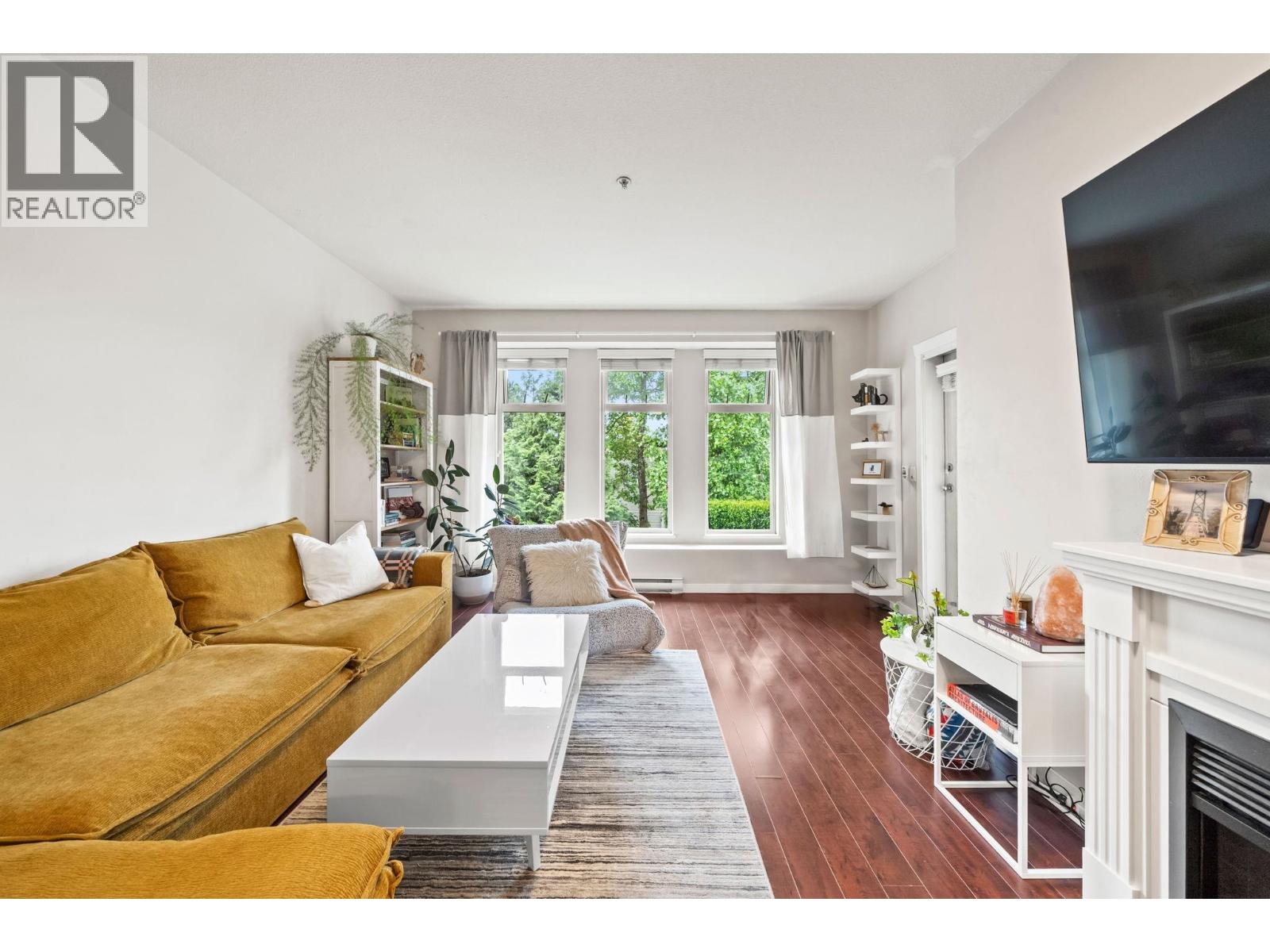 302 2488 WELCHER AVENUE, Port Coquitlam