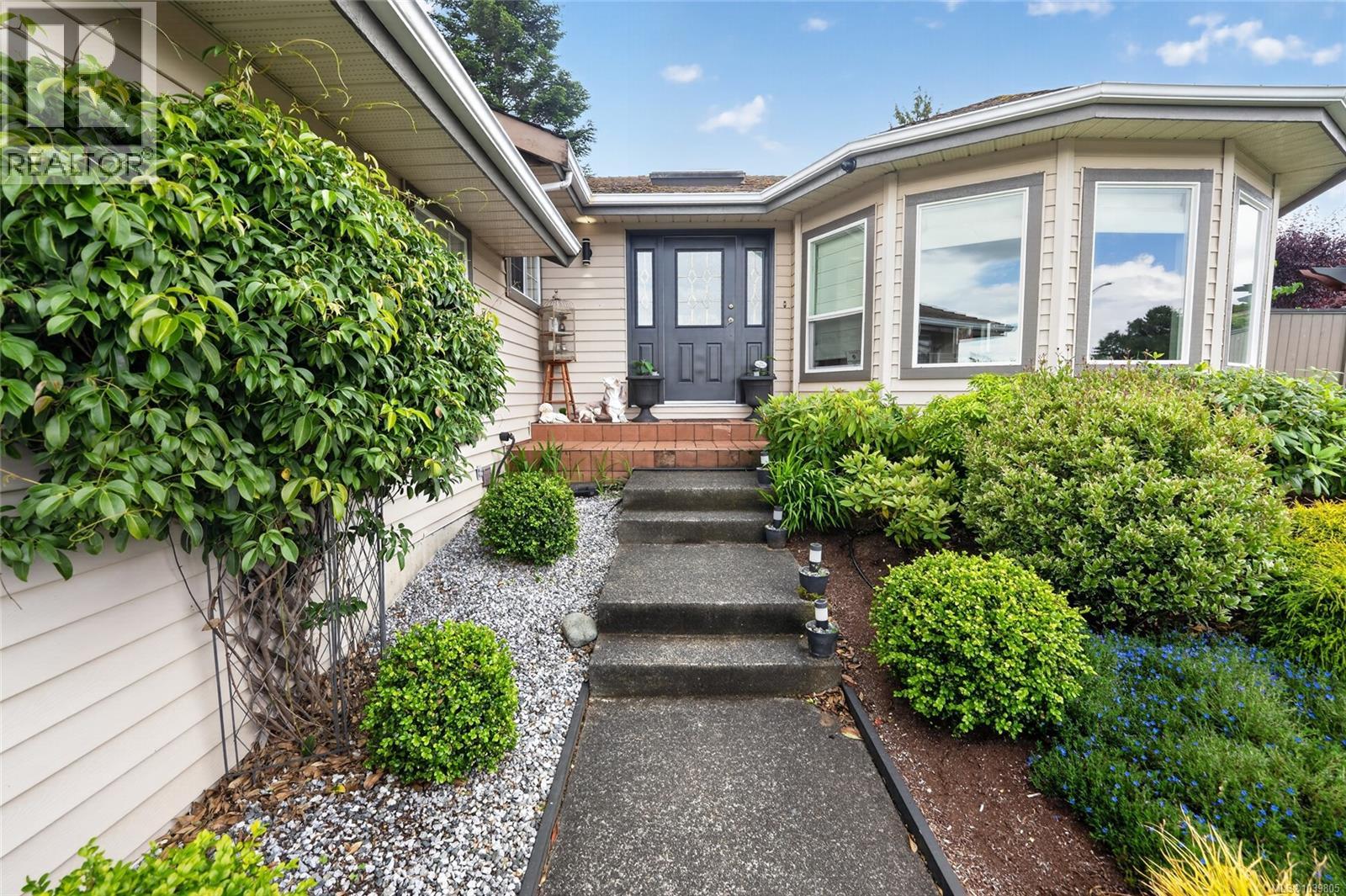 6117 Icarus Dr, Nanaimo