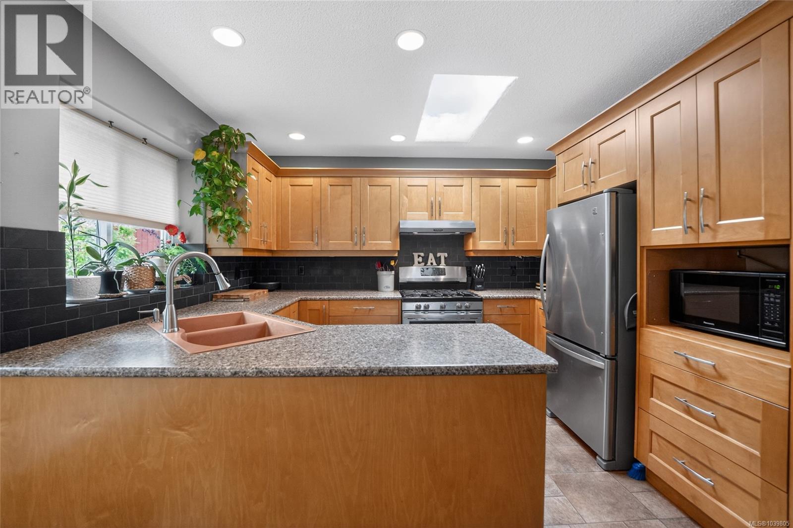 6117 Icarus Dr - 24