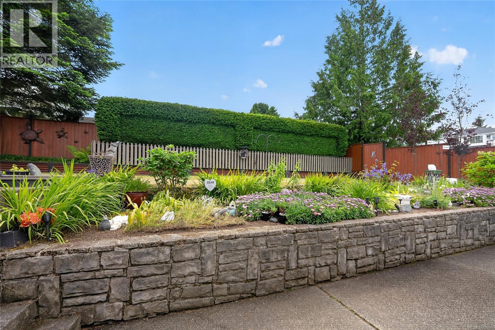 6117 Icarus Dr, Nanaimo