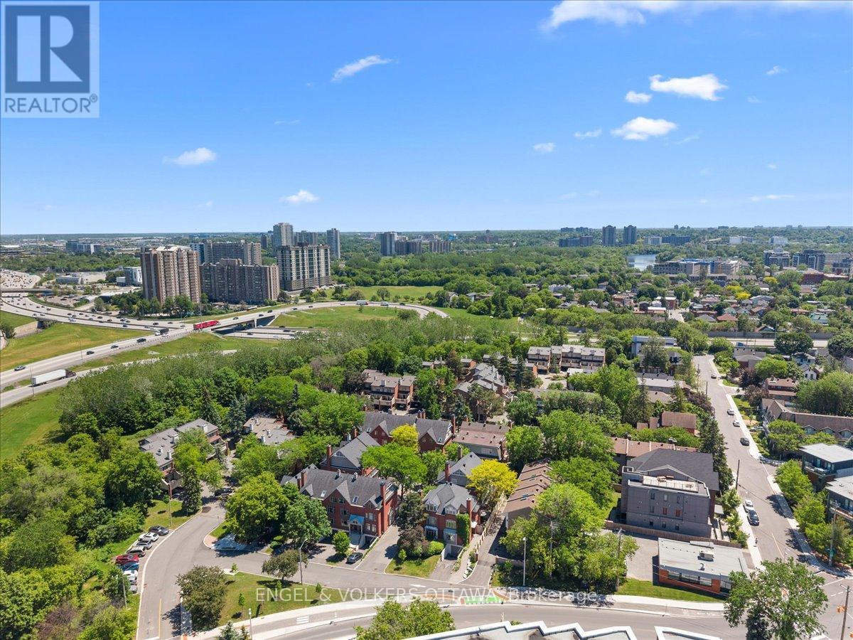 #4 72 GREENFIELD AVENUE - 43