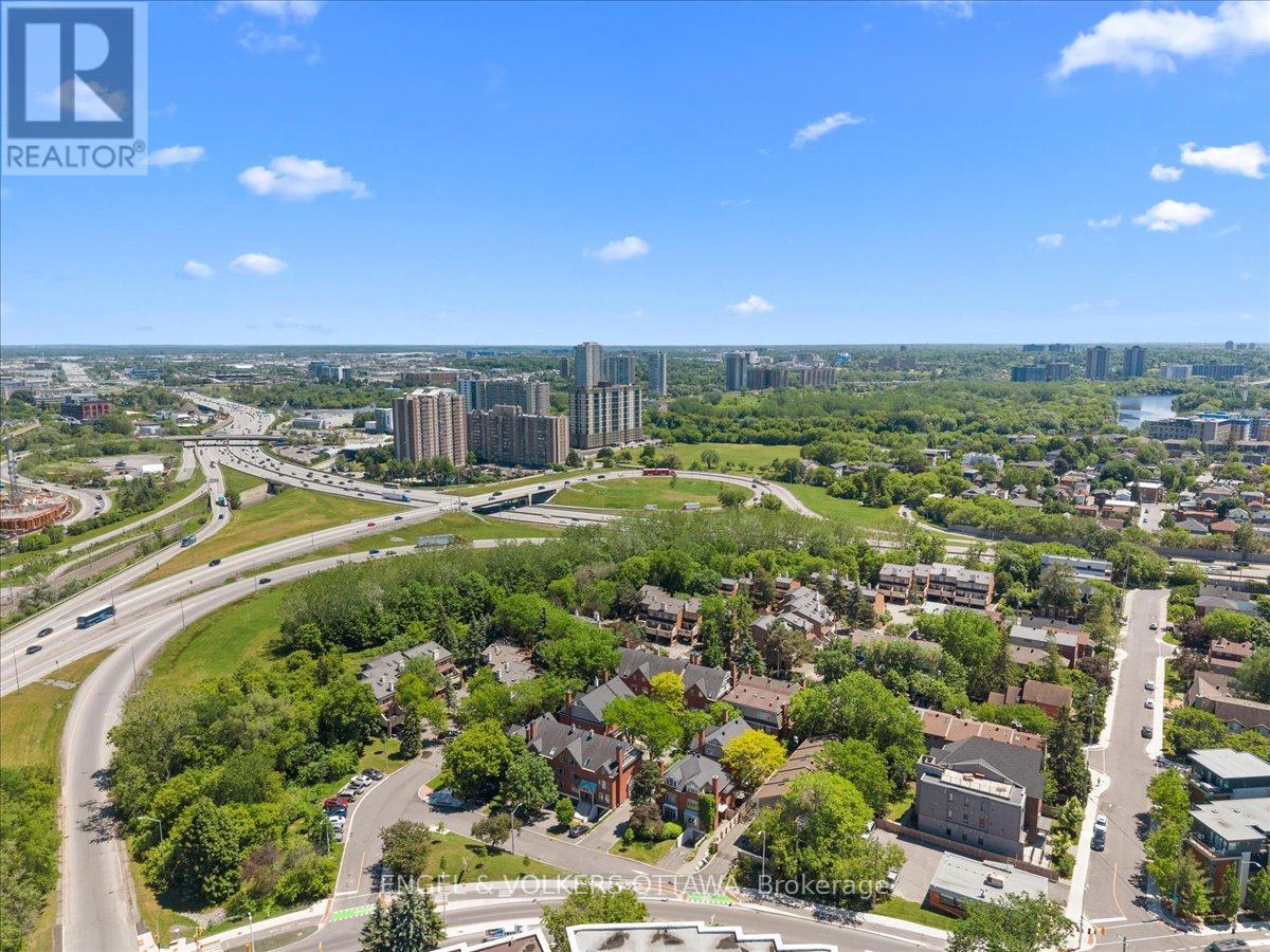 #4 72 GREENFIELD AVENUE - 44