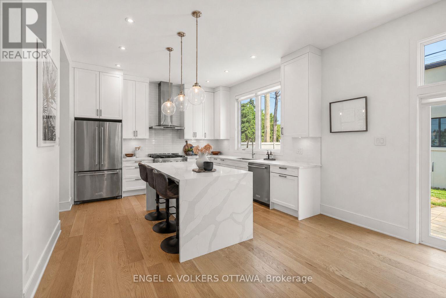 4 Bed, 4 Bath House for Sale in Ottawa – 102 GRANTON AVENUE, Ottawa – MLS# X13427074 - Image 15