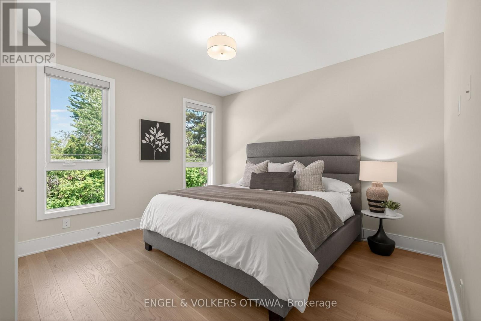 4 Bed, 4 Bath House for Sale in Ottawa – 102 GRANTON AVENUE, Ottawa – MLS# X13427074 - Image 28