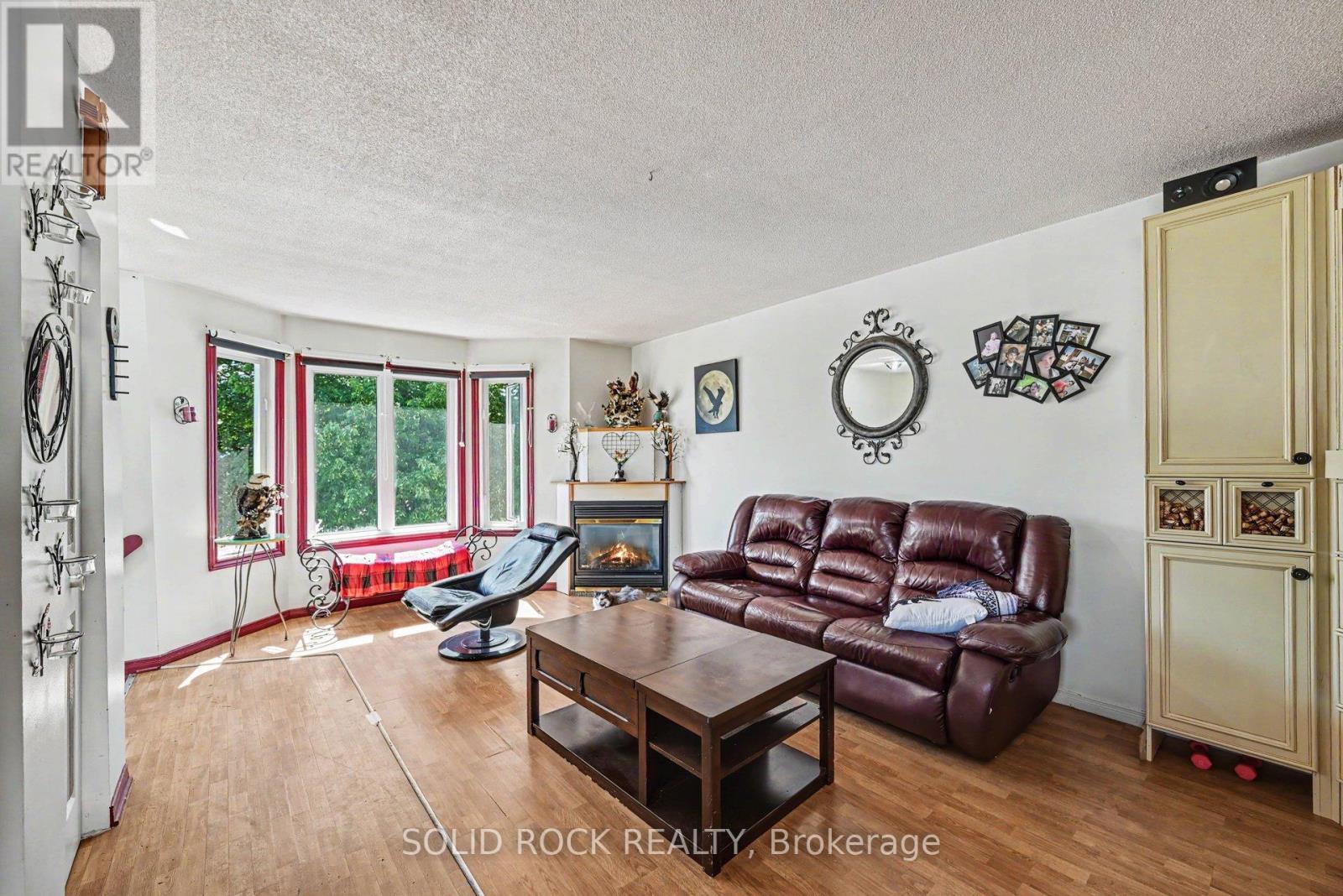 530 MARIO STREET - 5