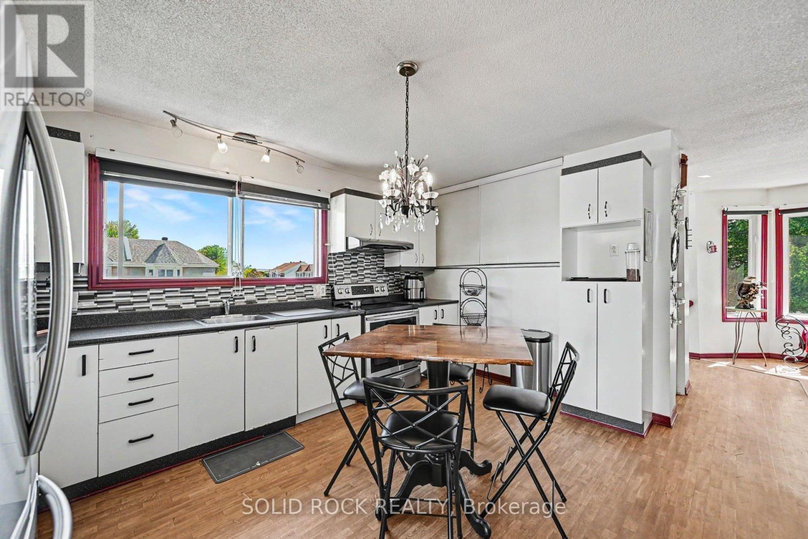 530 MARIO STREET - 8