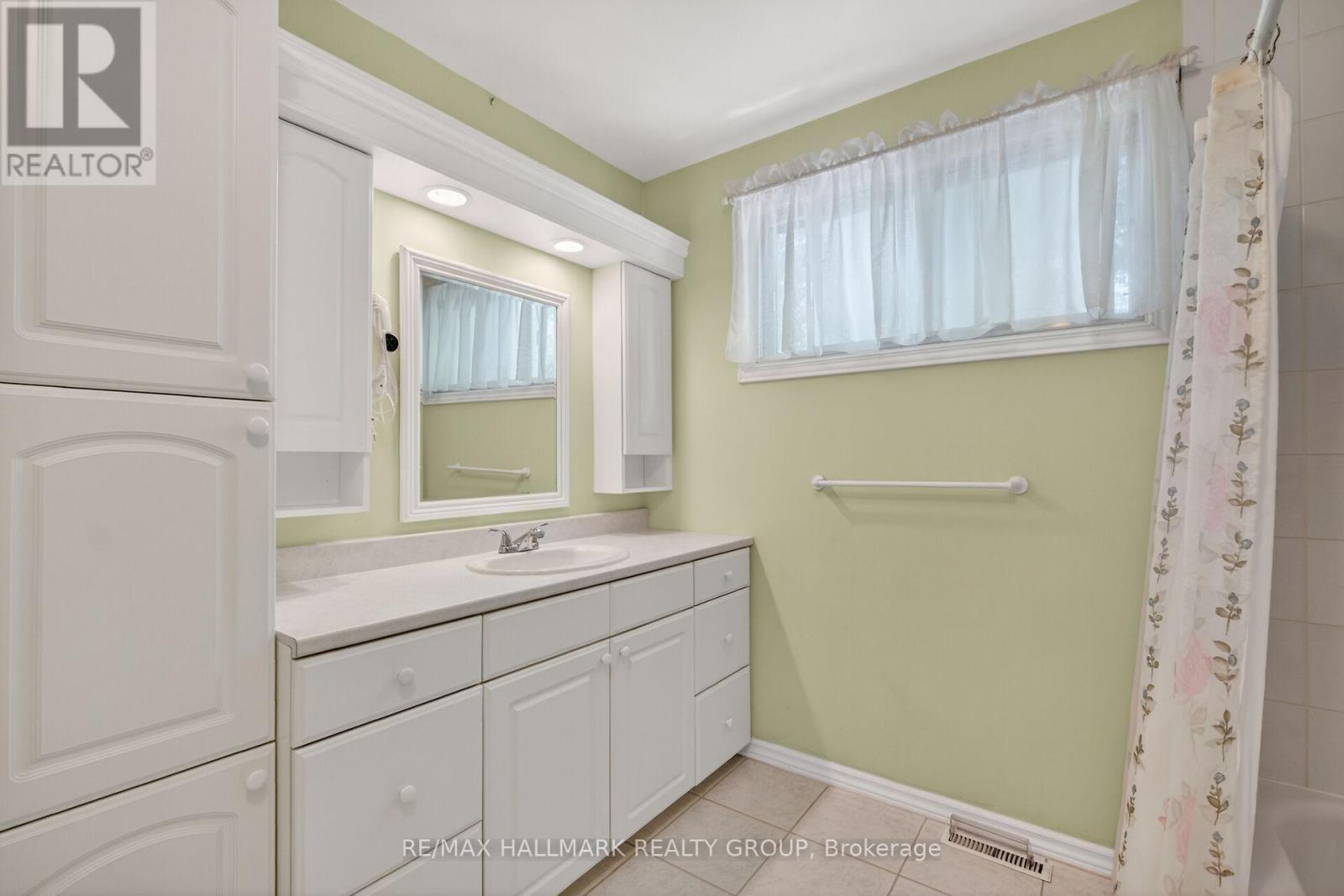 676 MORIN STREET - 22