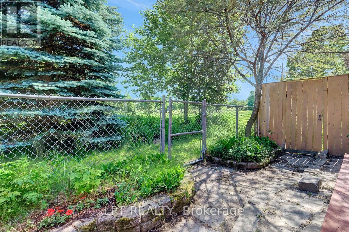 3 Bed, 3 Bath House for Sale in Ottawa – 72 WESTPOINTE CRESCENT, Ottawa – MLS# X13427300 - Image 46