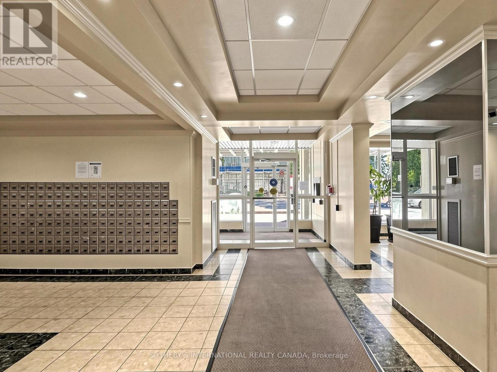 #403 135 MARLEE AVENUE - Image 29