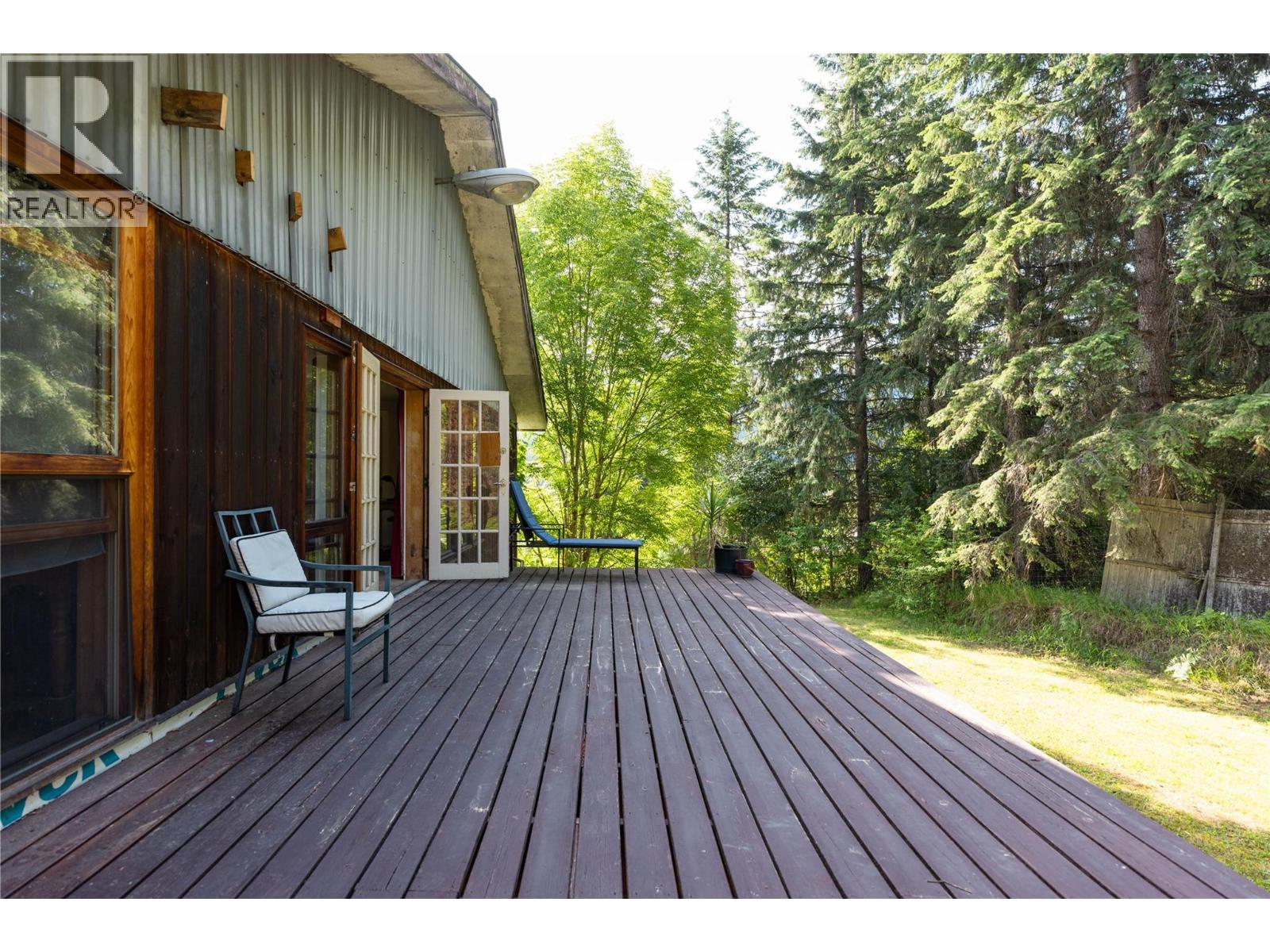 6777 PERRY'S BACK Road, Winlaw