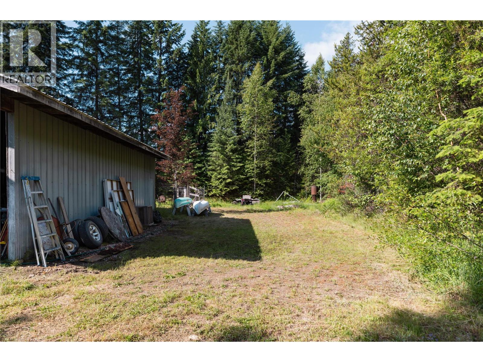 6777 PERRY'S BACK Road, Winlaw