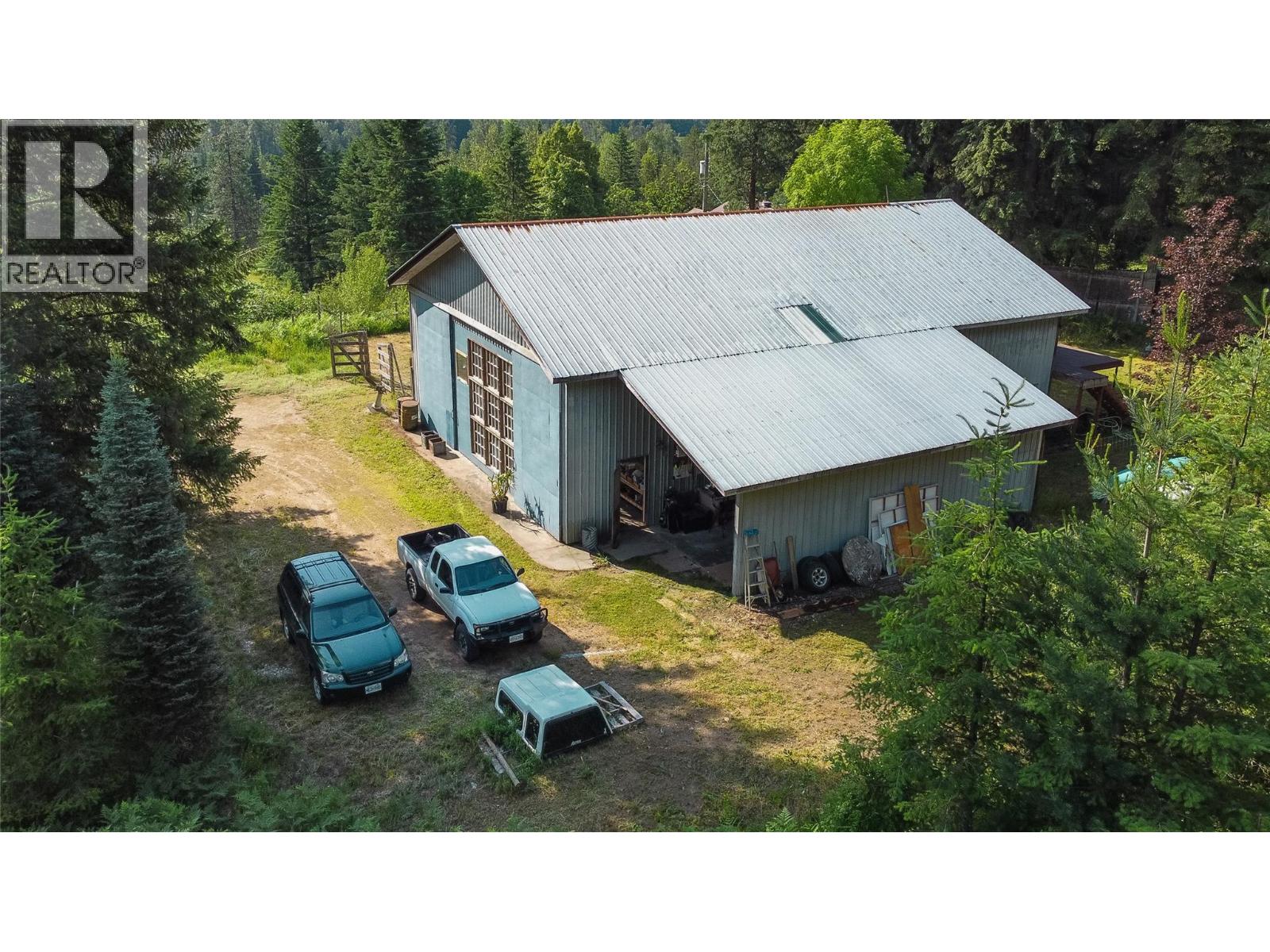 6777 PERRY'S BACK Road, Winlaw