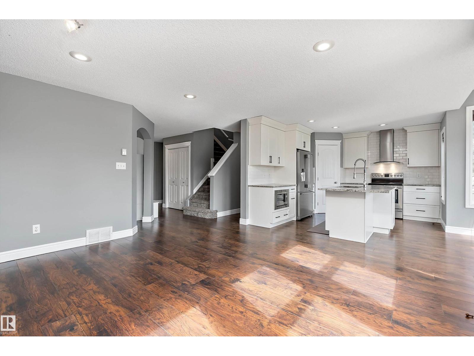 1103 115 ST SW - 11