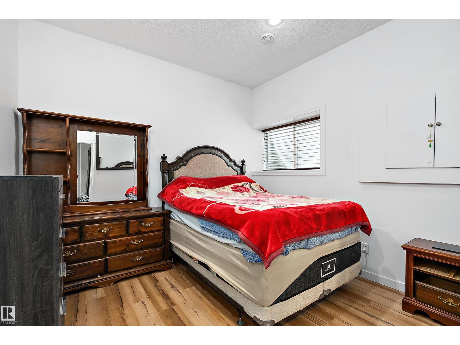 1103 115 ST SW - 48