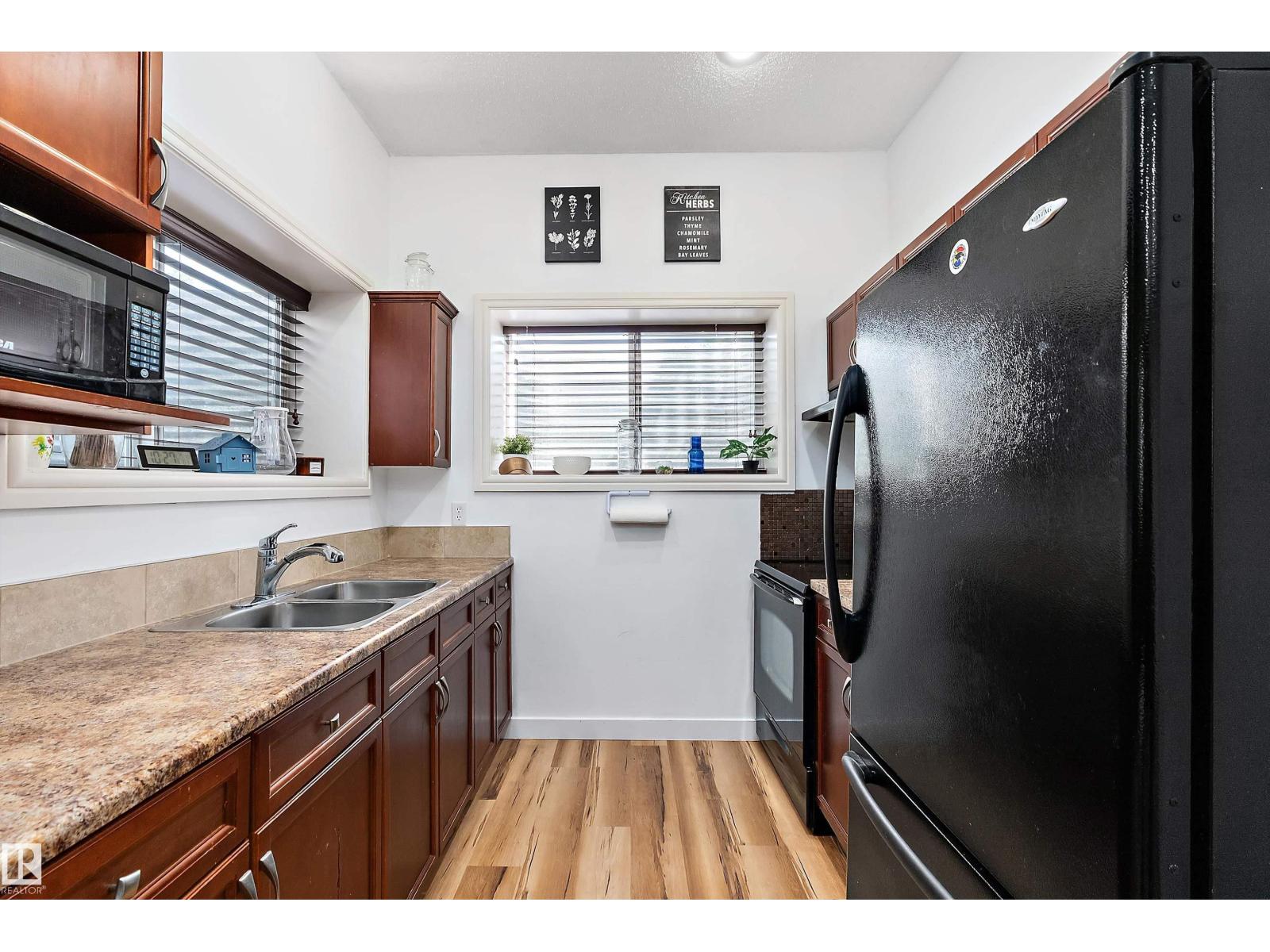 1103 115 ST SW - 45