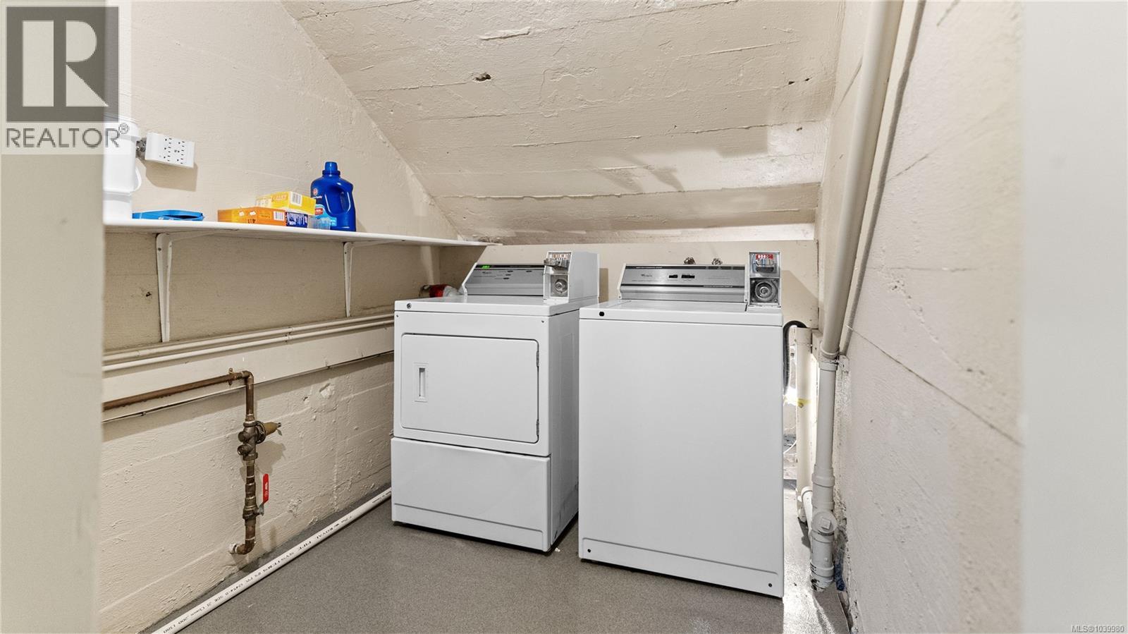 946/948 Ellery St, Esquimalt