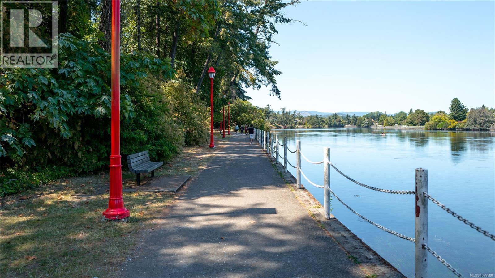 946/948 Ellery St, Esquimalt