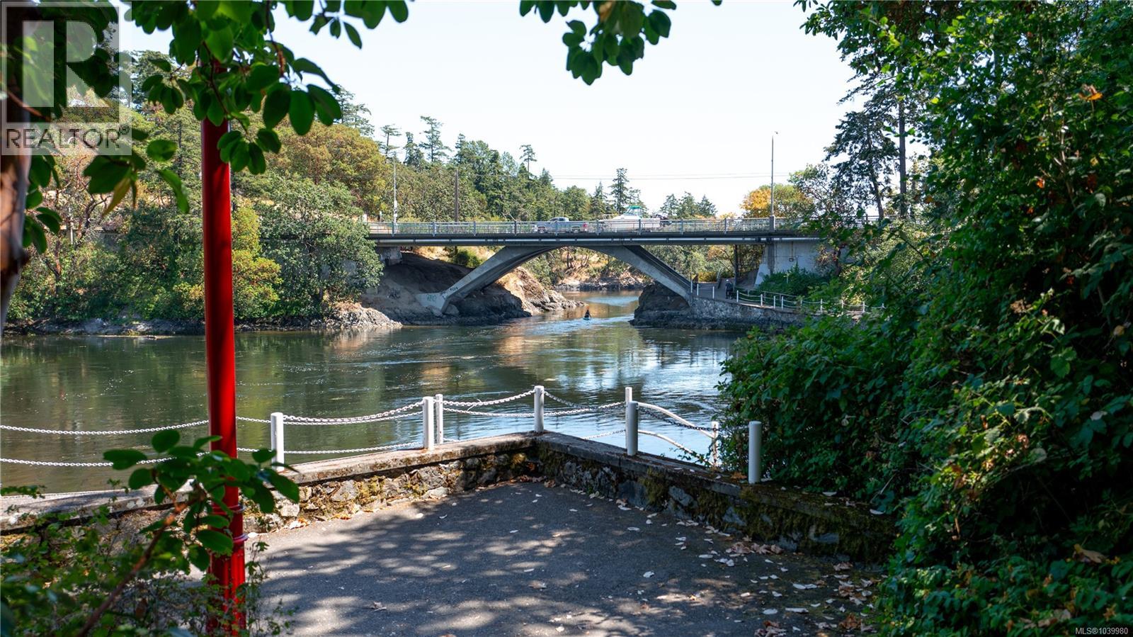 946/948 Ellery St, Esquimalt