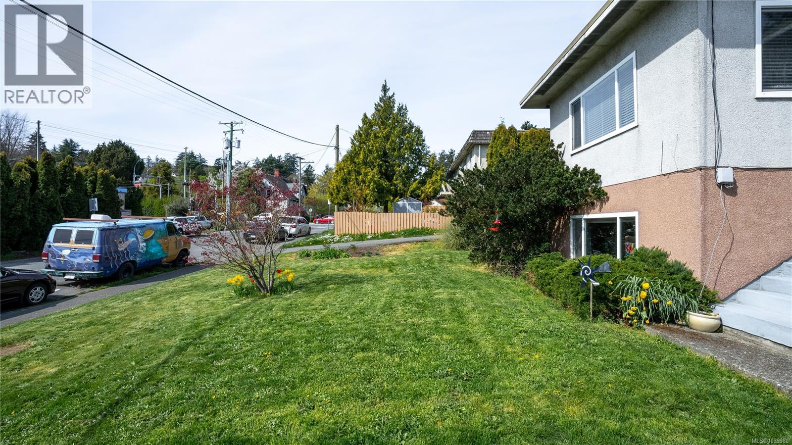 946/948 Ellery St, Esquimalt