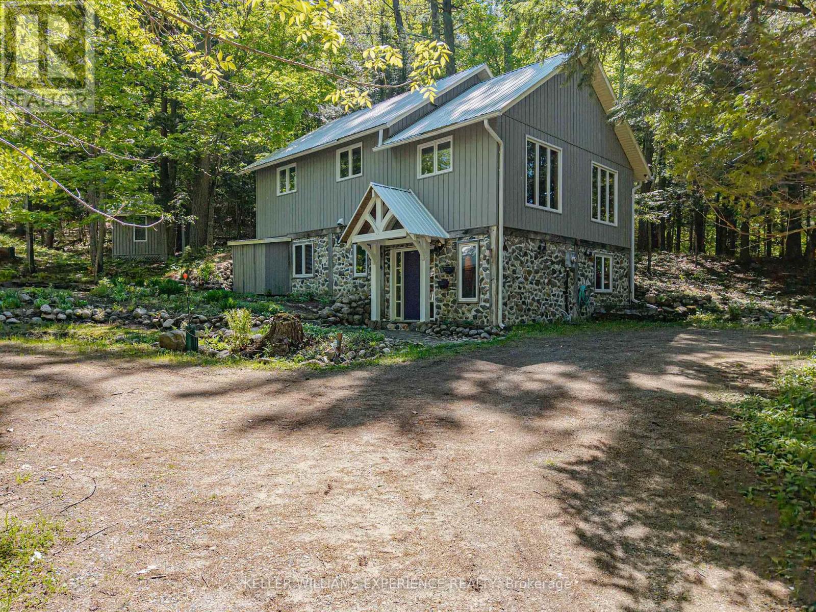 55 MARY LAKE CRESCENT - 2