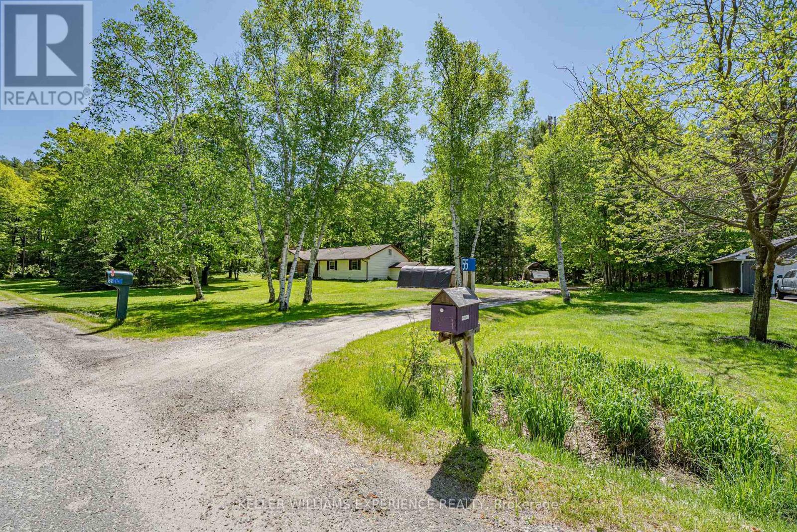 55 MARY LAKE CRESCENT - 35