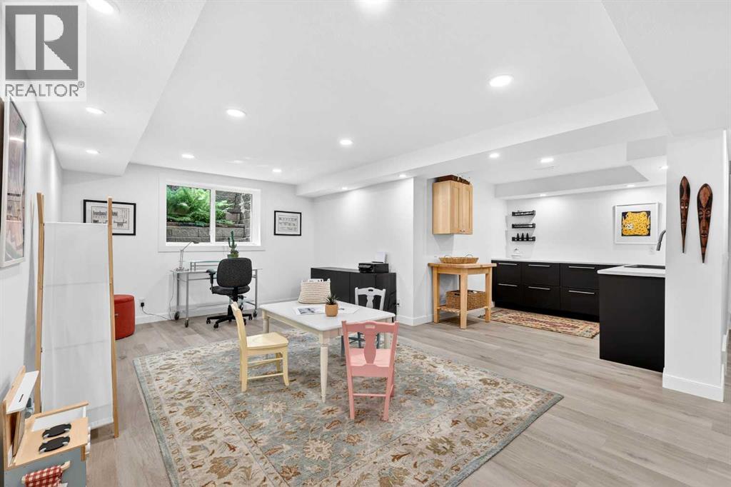 Lower level family room & kitchenette