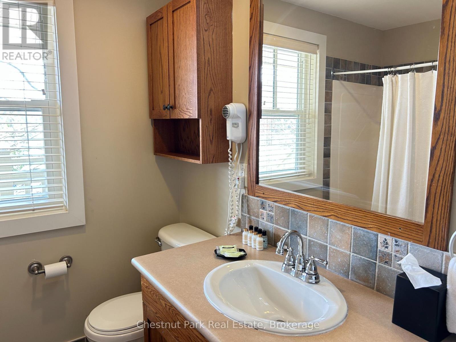 #222 125 FAIRWAY COURT - 19