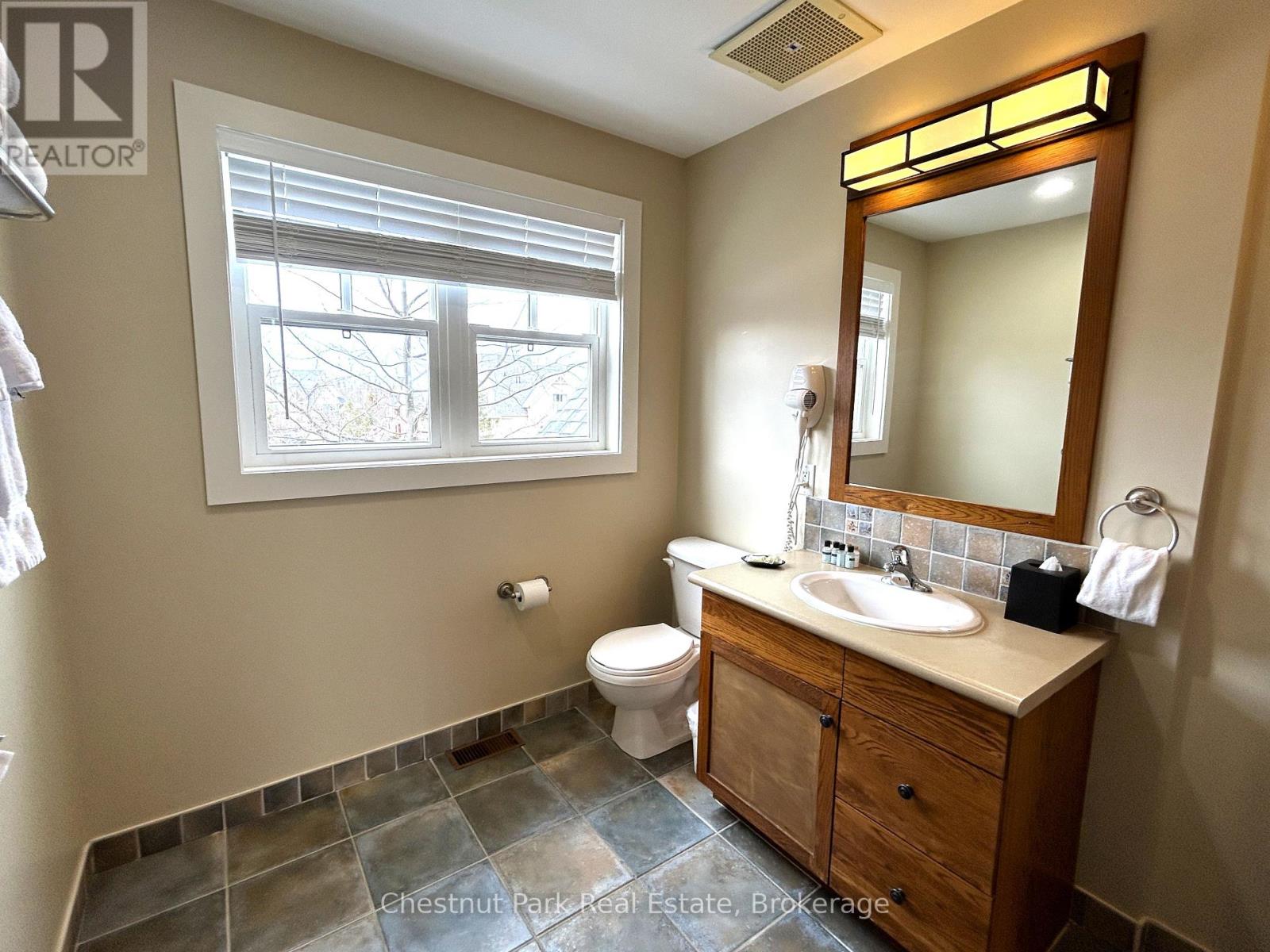 #222 125 FAIRWAY COURT - 25