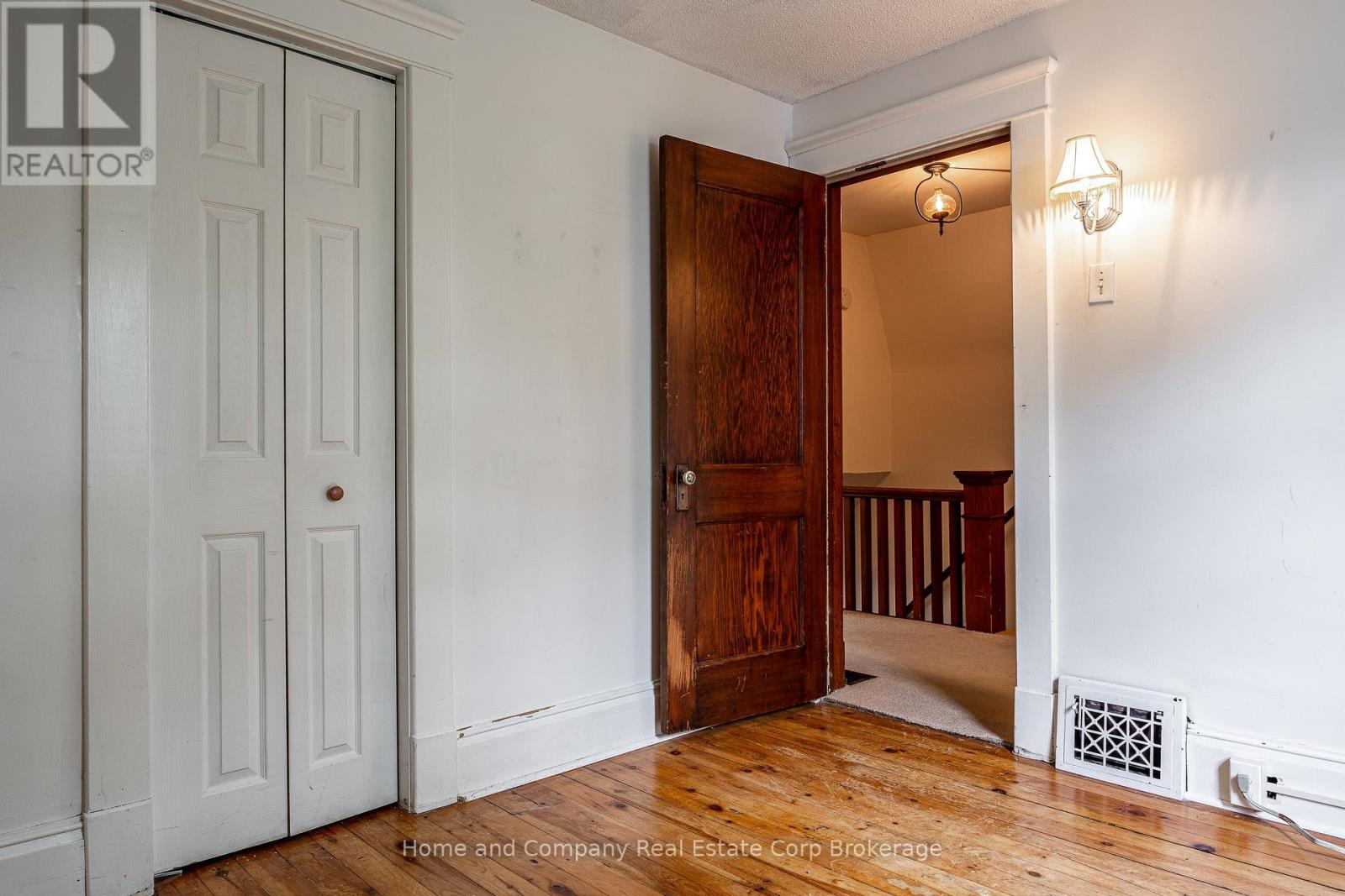 31 MILTON STREET - 21