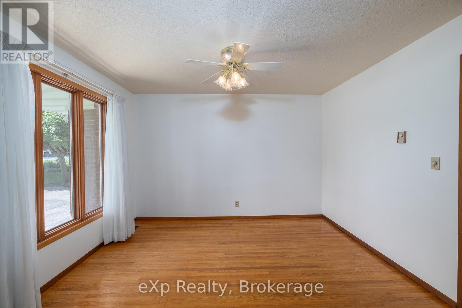 823015 MASSIE ROAD - 15