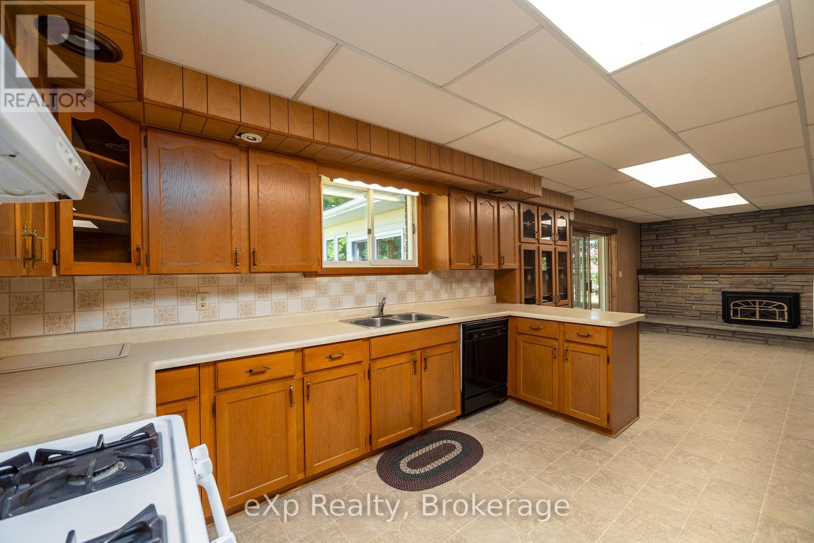 823015 MASSIE ROAD - 19