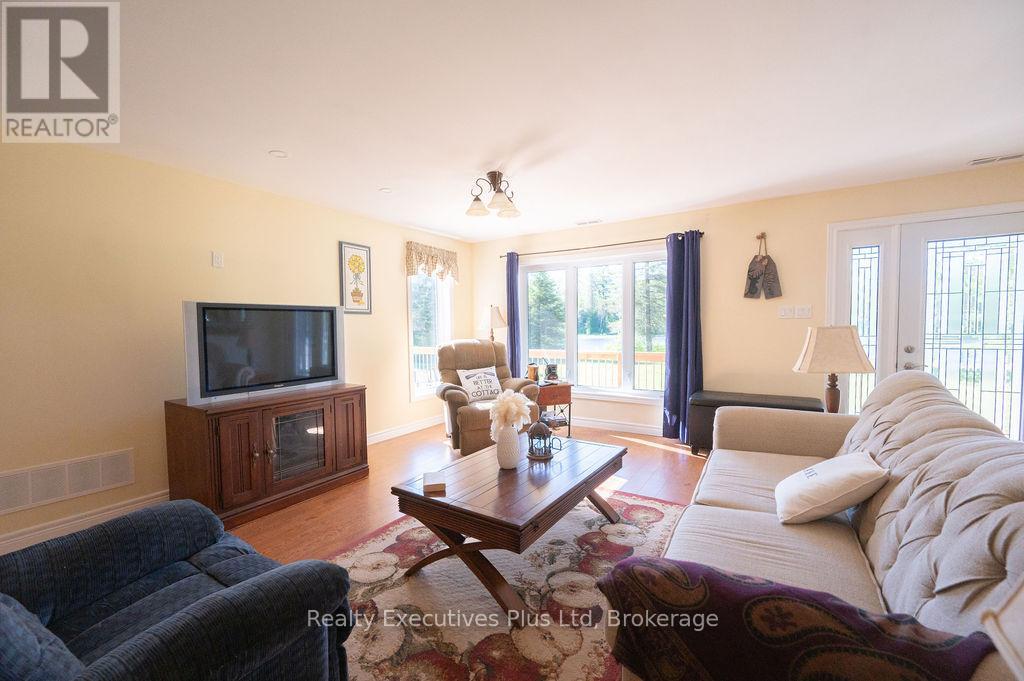 387 BRENNAN'S ROAD - 37