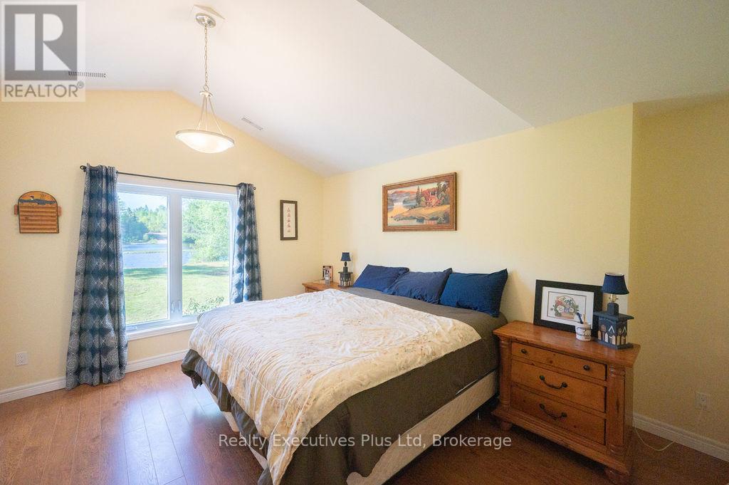 387 BRENNAN'S ROAD - 40