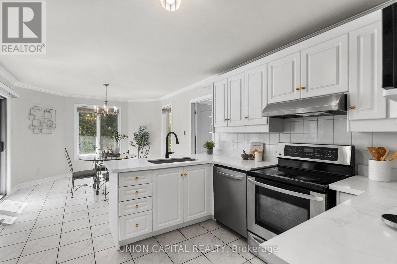 99 ABITIBI AVENUE - 10