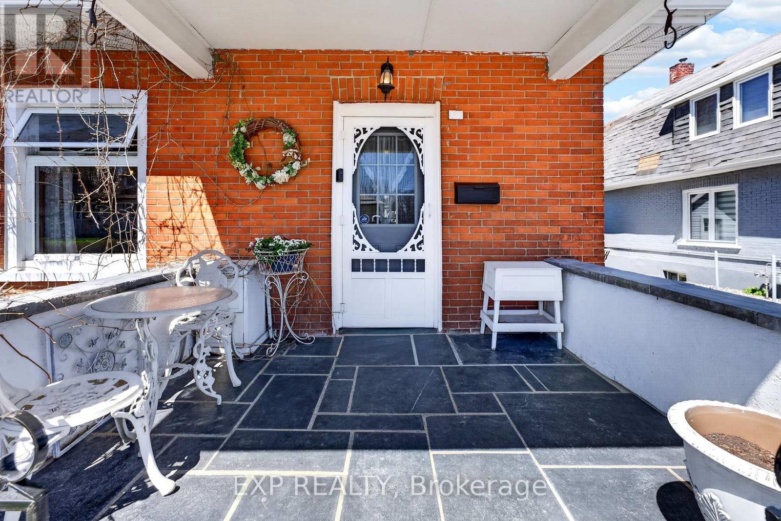 16 BURTON STREET - 5
