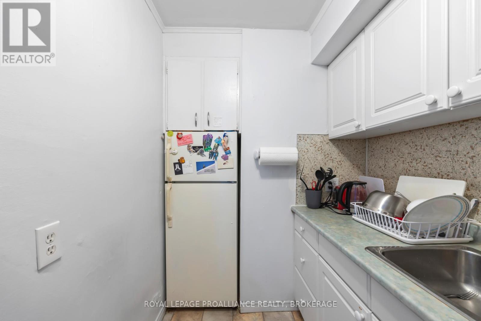 325 JOHNSON STREET - 15
