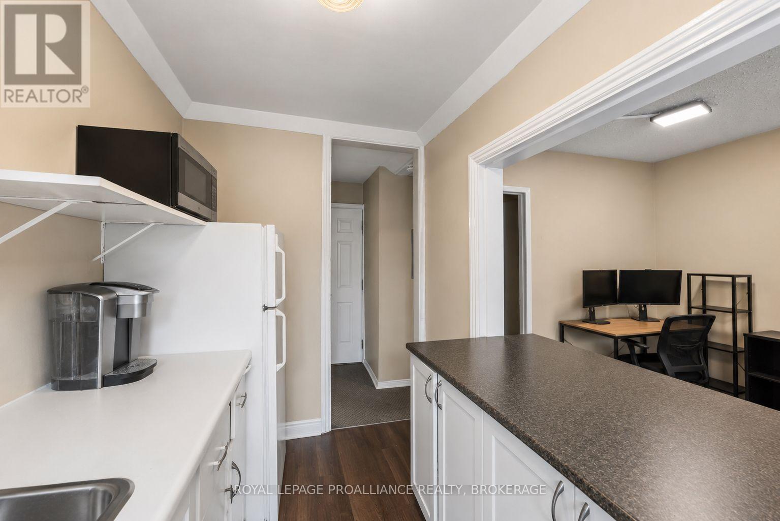 325 JOHNSON STREET - 33