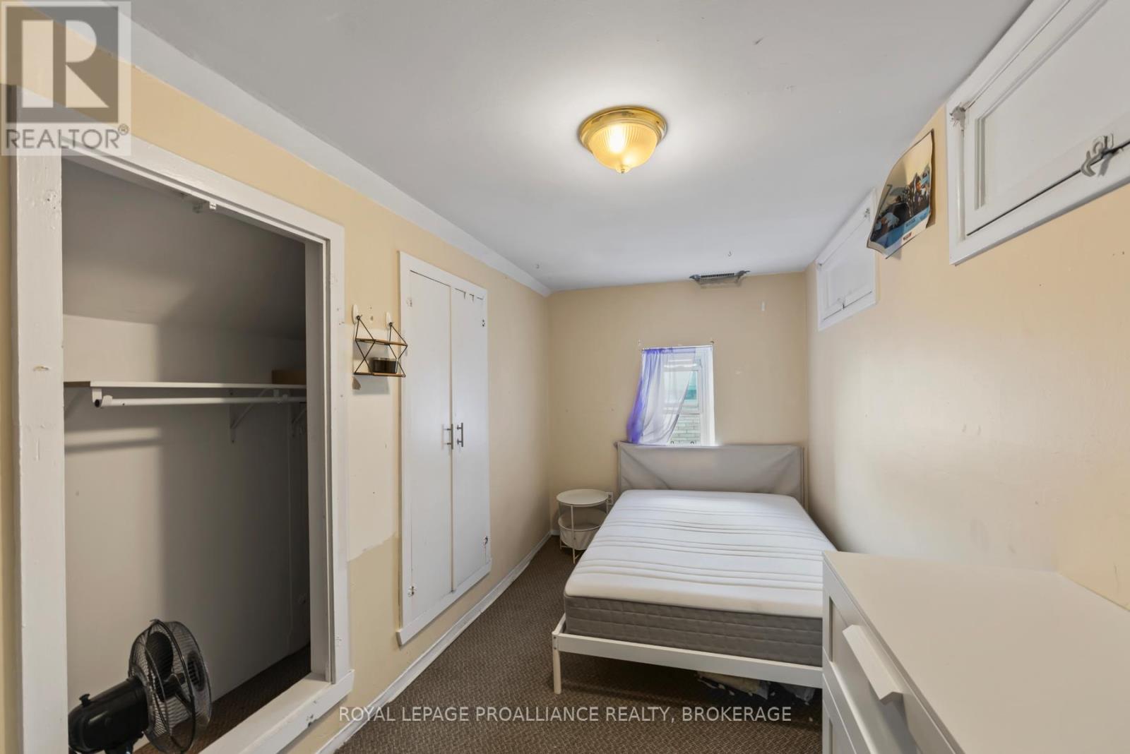 325 JOHNSON STREET - 35