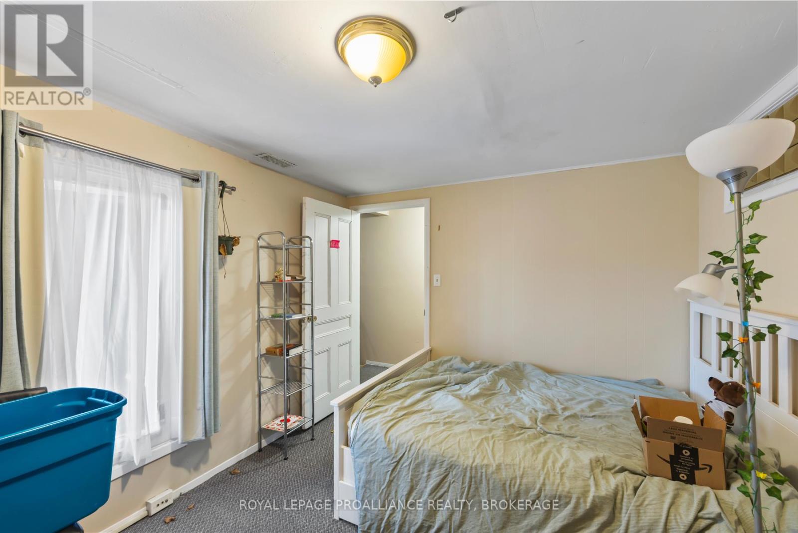 325 JOHNSON STREET - 34