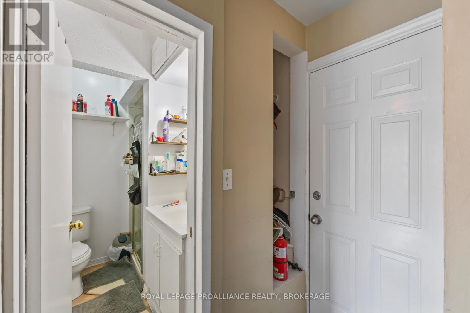 325 JOHNSON STREET - 39