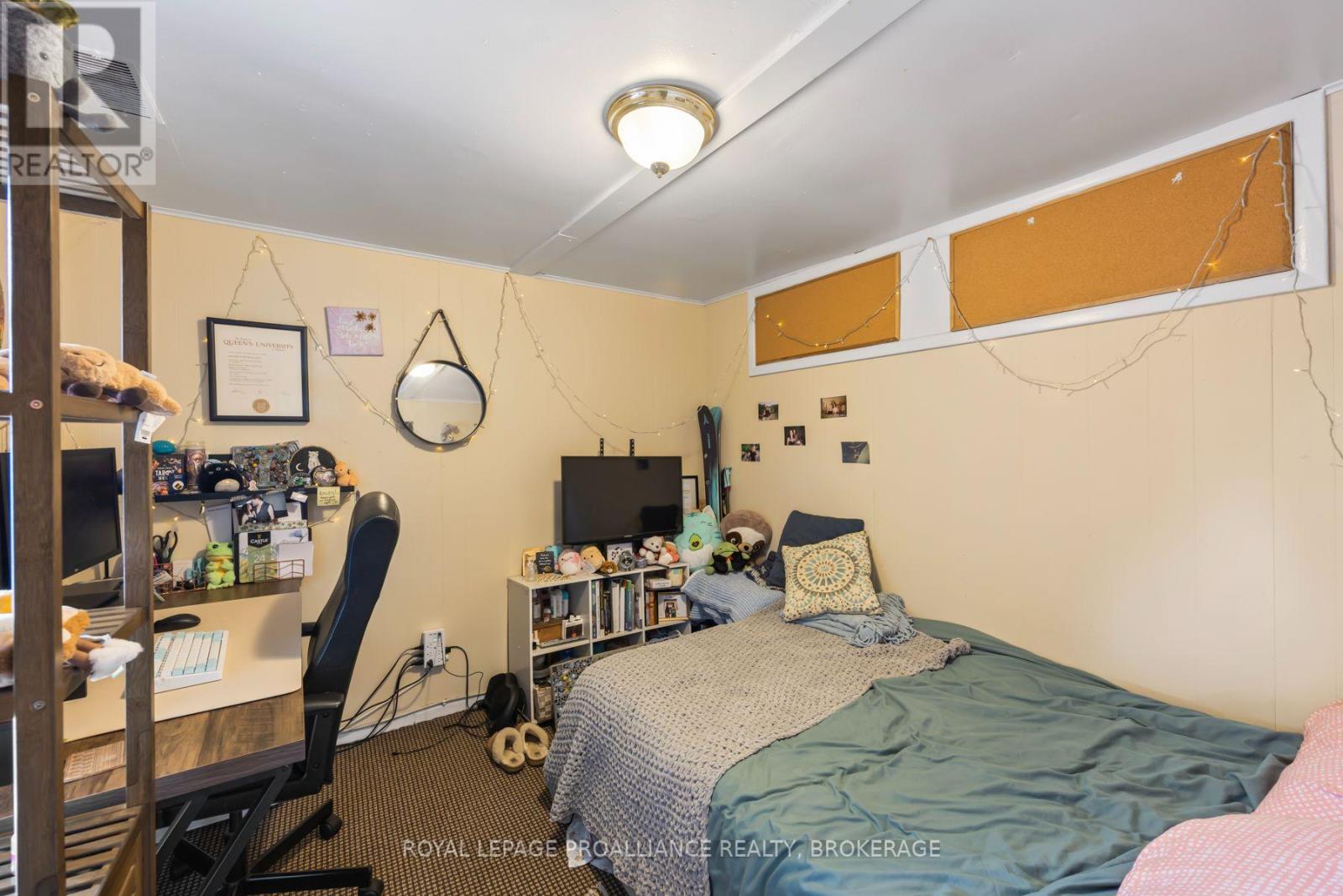 325 JOHNSON STREET - 42
