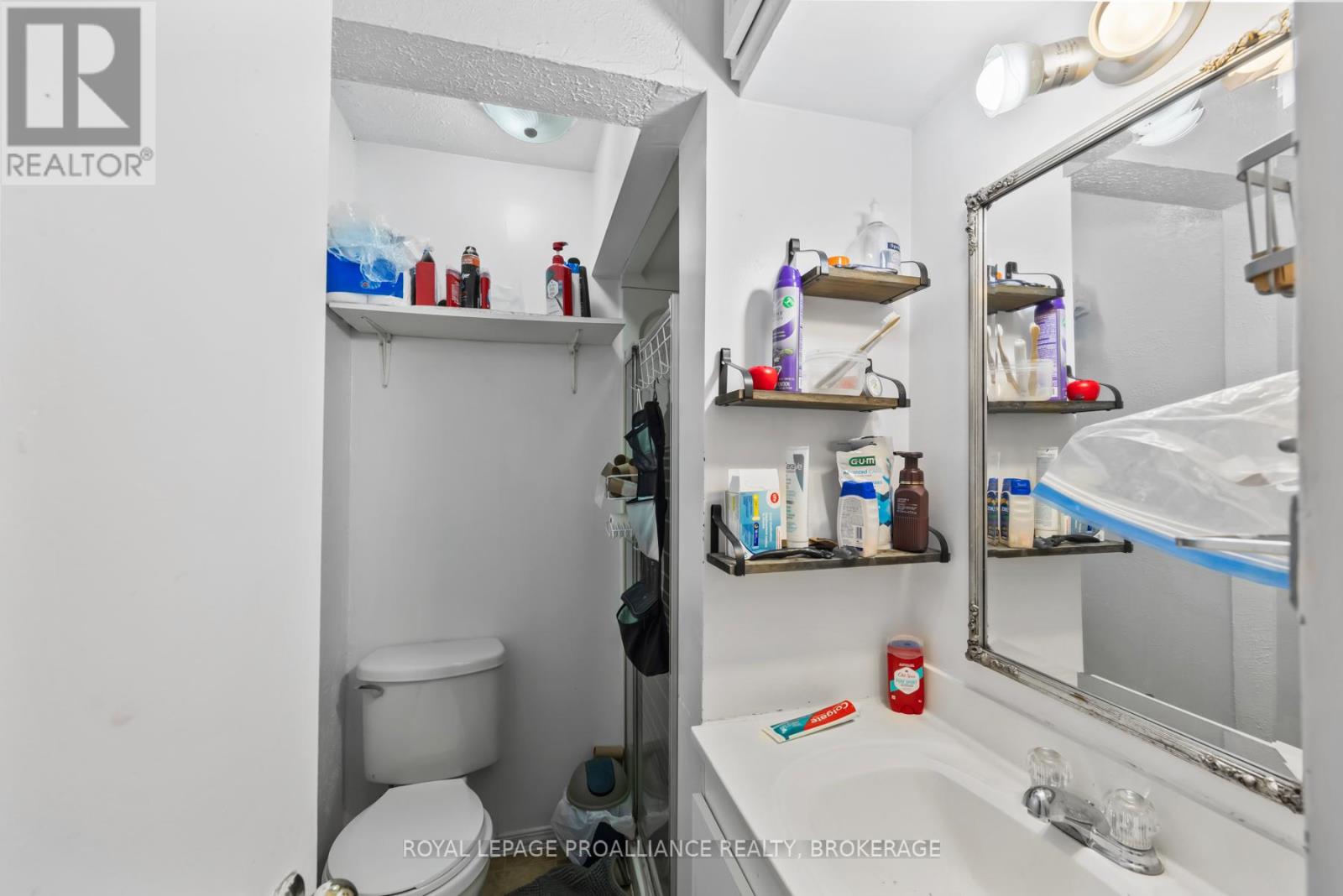 325 JOHNSON STREET - 40