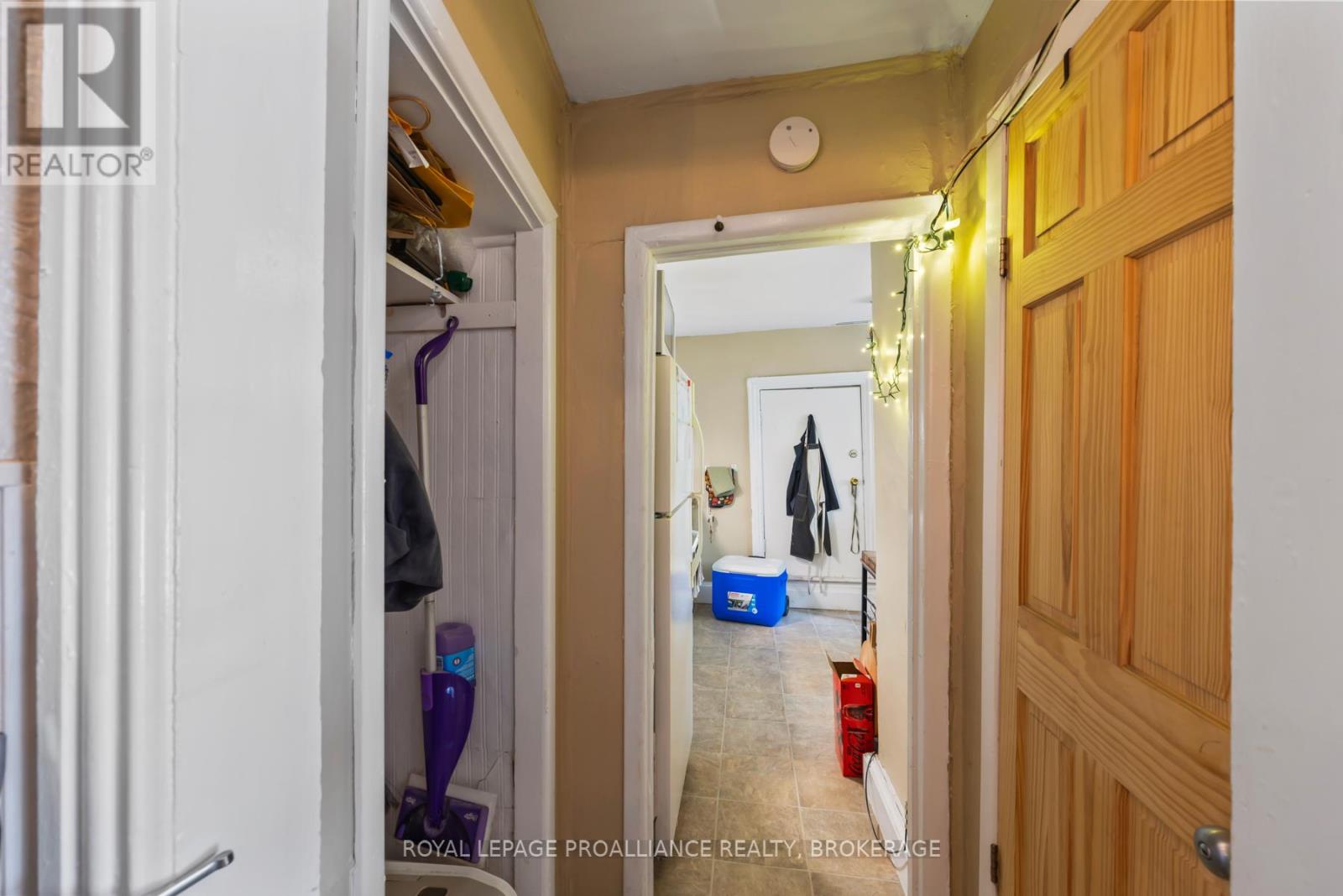 325 JOHNSON STREET - 48