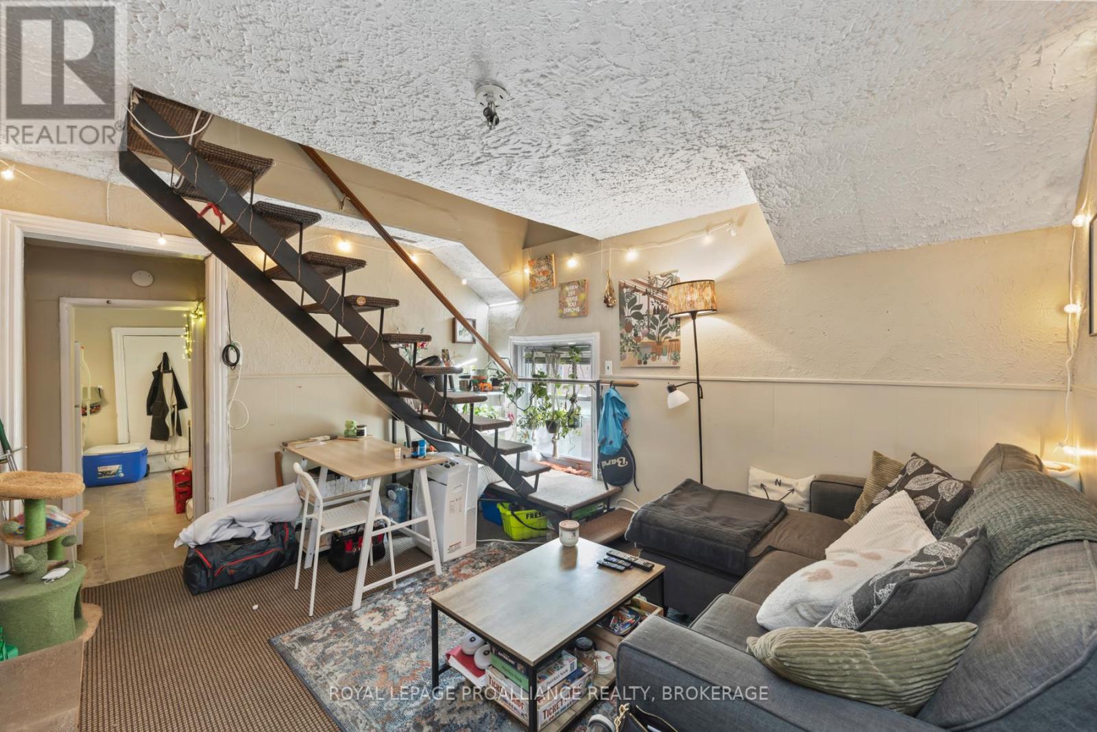 325 JOHNSON STREET - 46
